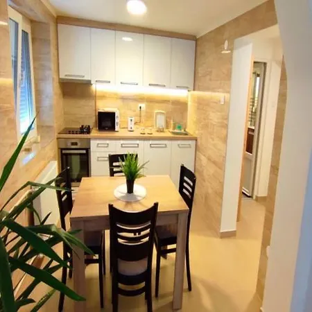 Διαμέρισμα Garden *